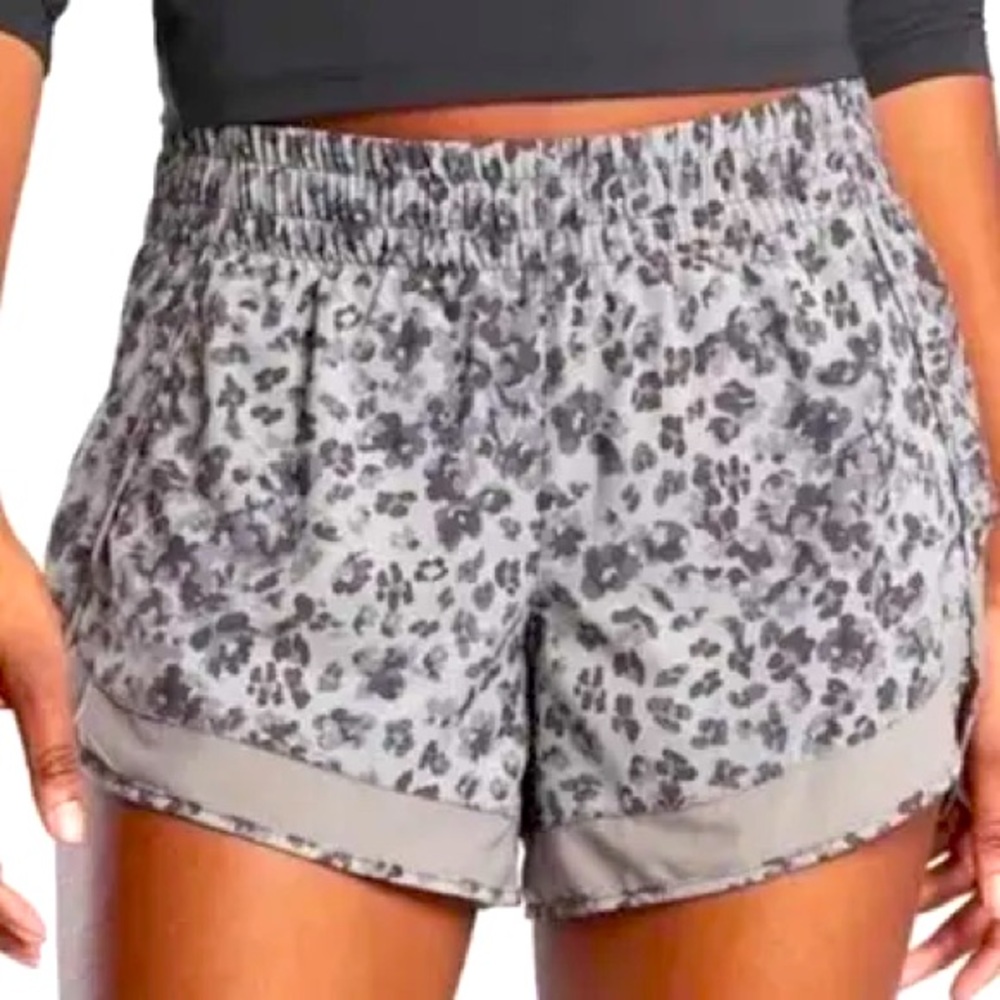 Athleta animal print racer run shorts. Gray/black. Size Small